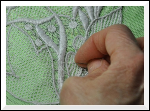 Broderie-Fin-Avril-b