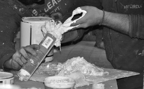 La main, toujours la main ...