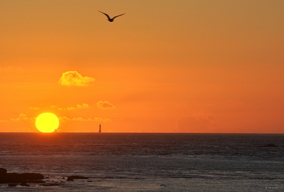 Coucher de soleil sur le phare de la Jument.
