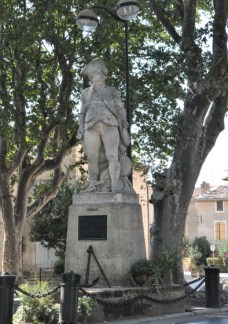1202-st-cannat-statue-suffren